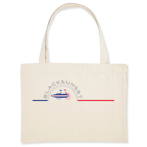Pour faire vos courses ou tout simplement aller à la plage en toute élégance, optez pour ce sac de qualité. Imprimé en France, ses finitions lui procurent solidité et qualité. Estampillé Label GOTS, il est composé à 80% de coton recyclé. Motif : Vélo Surf intégré dans le logo Black SunSet 