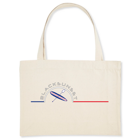 Pour faire vos courses ou tout simplement aller à la plage en toute élégance, optez pour ce sac de qualité. Imprimé en France, ses finitions lui procurent solidité et qualité. Estampillé Label GOTS, il est composé à 80% de coton recyclé. Motif : Paddle intégré dans le logo Black SunSet 