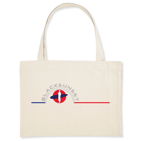 Pour faire vos courses ou tout simplement aller à la plage en toute élégance, optez pour ce sac de qualité. Imprimé en France, ses finitions lui procurent solidité et qualité. Estampillé Label GOTS, il est composé à 80% de coton recyclé. Motif : Surfeur intégré dans le logo Black SunSet 