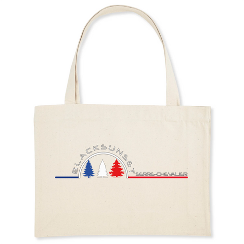 Pour faire vos courses ou tout simplement aller à la plage en toute élégance, optez pour ce sac de qualité. Imprimé en France, ses finitions lui procurent solidité et qualité. Estampillé Label GOTS, il est composé à 80% de coton recyclé. Motif : Sapins intégré dans le logo Black SunSet Serre Chevalier