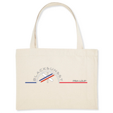Pour faire vos courses ou tout simplement aller à la plage en toute élégance, optez pour ce sac de qualité. Imprimé en France, ses finitions lui procurent solidité et qualité. Estampillé Label GOTS, il est composé à 80% de coton recyclé. Motif : Snow Ski intégré dans le logo Black SunSet Pra Loup