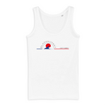 Ce débardeur léger et doux au toucher sera votre partenaire idéal et se mariera avec vos nombreuses tenues. Ses fines bretelles et sa coupe droite ajustée vous procureront un confort durable. Motif : Vagues intégré dans le logo Black SunSet Cap Ferret