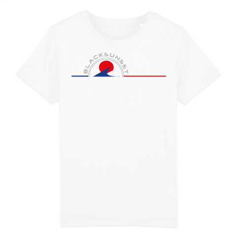 Voici LE tee-shirt Ultra Doux et que tout le monde aimerait porter, mais que nous avons réservé aux enfants. Il dispose des meilleurs labels de fabrication et ses finitions sont haut de gamme. 100% en coton biologique, il existe dans de nombreuses couleurs. Motif : Vagues intégré dans le logo Black SunSet