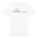 Voici LE tee-shirt Ultra Doux et que tout le monde aimerait porter, mais que nous avons réservé aux enfants. Il dispose des meilleurs labels de fabrication et ses finitions sont haut de gamme. 100% en coton biologique, il existe dans de nombreuses couleurs. Motif : Phare intégré dans le logo Black SunSet Cap Ferret