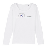 Ce Tee-shirt manches longues, 100% coton Biologique deviendra l'indispensable de vos journées et soirées de mi-saison. Imprimé en France, certifié GOTS, son tissu léger et son col arrondi et évasé le rendent très agréable à porter. Logo imprimé face avant. Motif Paddle Cap Ferret