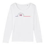 Ce Tee-shirt manches longues, 100% coton Biologique deviendra l'indispensable de vos journées ou soirées de mi-saison. Imprimé en France, certifié GOTS, son tissu léger et son col arrondi et évasé le rendent très agréable à porter. Logo imprimé face avant. Motif Flocon