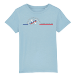 Voici LE tee-shirt Ultra Doux et que tout le monde aimerait porter, mais que nous avons réservé aux enfants. Il dispose des meilleurs labels de fabrication et ses finitions sont haut de gamme. 100% en coton biologique, il existe dans de nombreuses couleurs. Motif : Ski Snow Black SunSet Serre Chevalier