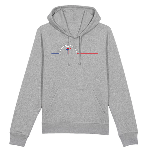 Un sweat à capuche unisexe aux labels Bio, imprimé en France. Fabriqué dans des conditions éthiques et de manière éco-responsable. Coupe droite et manches montées. Logo imprimé sur la face avant. Motif Pins Landais