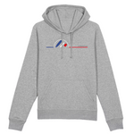 Un sweat à capuche unisexe aux labels Bio, imprimé en France. Fabriqué dans des conditions éthiques et de manière éco-responsable. Coupe droite et manches montées. Logo imprimé sur la face avant. Motif Planches de Glisse Hossegor