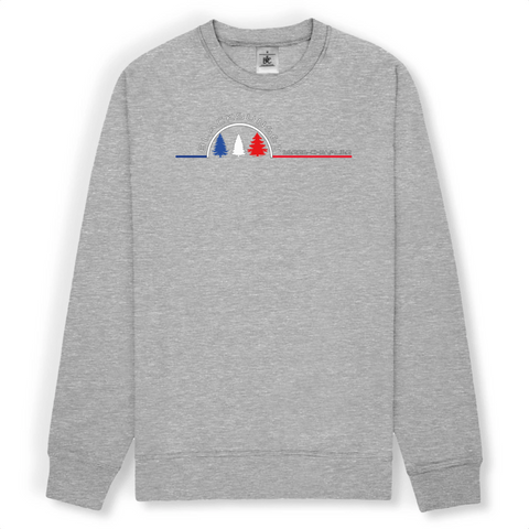 Sweat unisexe ultra doux imprimé en France. Coupe droite et encolure ras de cou. Manches montées. Logo imprimé sur la face avant. Motif Sapins Serre Chevalier