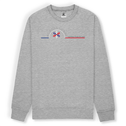 Sweat unisexe ultra doux imprimé en France. Coupe droite et encolure ras de cou. Manches montées. Logo imprimé sur la face avant. Motif Flocon Serre Chevalier 