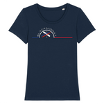 Tee-shirt iconique de la collection Femme, 100% coton Biologique. Imprimé en France, aussi doux que beau, sa coupe lui donne un tombé parfait. Son col arrondi et évasé ajoute une dernière touche de féminité et fera de lui un incontournable de votre garde robe. Logo imprimé face avant. Motif Ski Snow