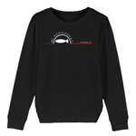 Prenez soin de vos enfants et maintenez les au chaud dans ce sweat unisexe aux finitions hautes qualités. Imprimé en France et labellisé GOTS vos charmants petits monstres seront à l'aise dans ce sweat doux comme un Doudou et à la coupe indémodable. Motif : La Sardine intégré dans le logo Black SunSet Marseille