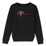 Prenez soin de vos enfants et maintenez les au chaud dans ce sweat unisexe aux finitions hautes qualités. Imprimé en France et labellisé GOTS vos charmants petits monstres seront à l'aise dans ce sweat doux comme un Doudou et à la coupe indémodable. Motif : Surfeuse intégré dans le logo Black SunSet 