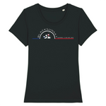 Tee-shirt iconique de la collection Femme, 100% coton Biologique. Imprimé en France, aussi doux que beau, sa coupe lui donne un tombé parfait. Son col arrondi et évasé ajoute une dernière touche de féminité et fera de lui un incontournable de votre garde robe. Logo imprimé face avant. Motif Télésièges Serre Chevalier
