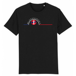 Tee-shirt manches courtes qui fera partie de vos essentiels. Conçu à 100% en coton biologique, il est crédité de nombreux labels bio, dont le GOST. Imprimé en France et décliné en plusieurs couleurs, sa coupe droite et classique lui procure une allure décontractée. Logo imprimé sur la face avant. Motif Surfeur