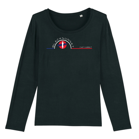 Ce Tee-shirt manches longues, 100% coton Biologique deviendra l'indispensable de vos journées et soirées de mi-saison. Imprimé en France, certifié GOTS, son tissu léger et son col arrondi et évasé le rendent très agréable à porter. Logo imprimé face avant. Motif Surfeur Cap Ferret