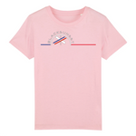 Voici LE tee-shirt Ultra Doux et que tout le monde aimerait porter, mais que nous avons réservé aux enfants. Il dispose des meilleurs labels de fabrication et ses finitions sont haut de gamme. 100% en coton biologique, il existe dans de nombreuses couleurs. Motif : Ski Snow intégré dans le logo Black SunSet
