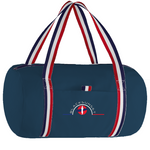 Le Sac de Sport Black Sunset a opté pour au style moderne aux couleurs qui rappellent étrangement celles de la France. Léger, souple et très résistant il vous sera très utile, que ce soit pour y ranger vos affaires de sports ou partir en week-end...Motif : Surfeur intégré dans le logo Black SunSet