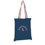 Ce sac aux détails esthétiques se portera aussi bien à l'épaule qu' à la main. Il vous donnera une allure décontractée et chic à la fois. 100% coton, imprimé en France, il vous accompagnera partout avec élégance à la ville, au marché, à la plage, à la montagne.... Motif : Phare intégré dans le logo Black SunSet 
